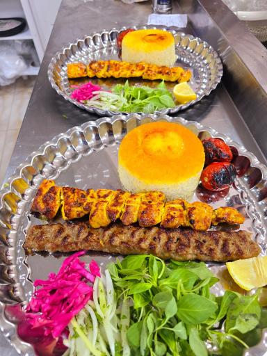 عکس سفره خانه شب های کنگان 