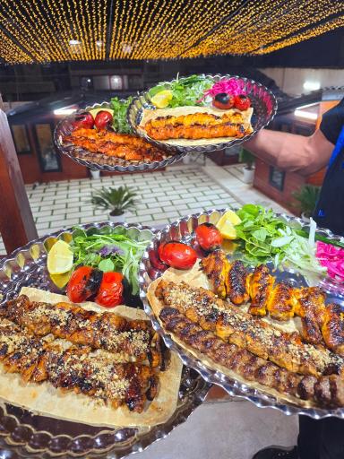 عکس سفره خانه شب های کنگان 