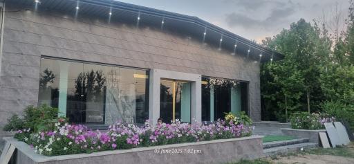 عکس انبار کاشی فیروزه