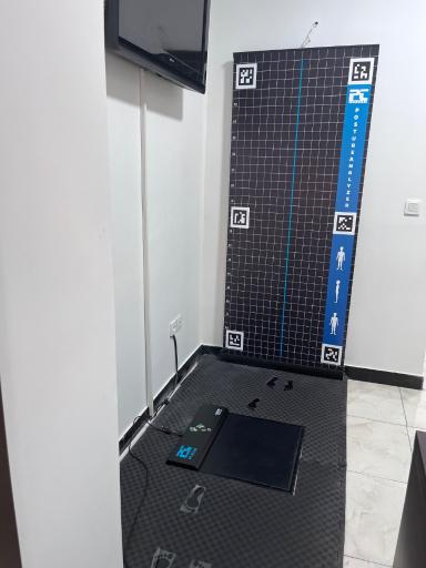 کلینیک ارتوپدی فنی راهبر (اسکن پا و کفی طبی)