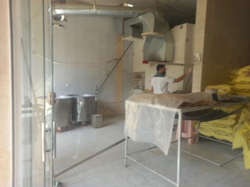 عکس نانوایی سنگک