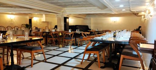 عکس رستوران حاج ایرج و برادران (شعبه معلم)