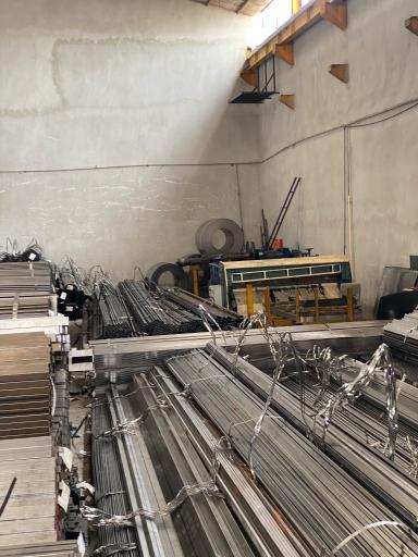 عکس بازرگانی آهن غفارزاده