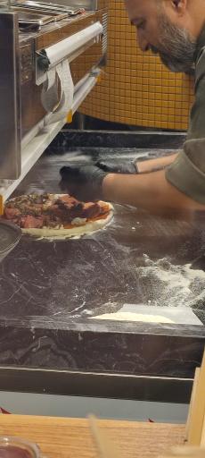 عکس فست فود پیتزاس