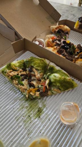 عکس فست فود پیتزاس