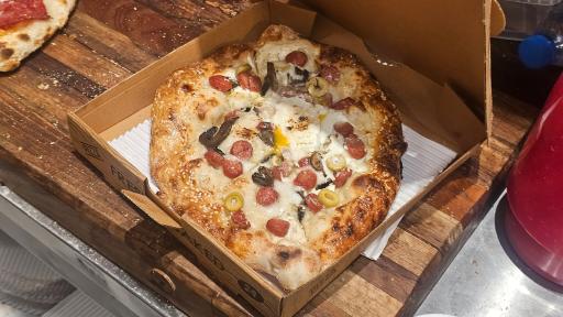 عکس فست فود پیتزاس