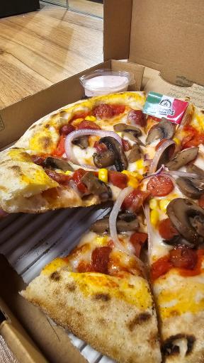 عکس فست فود پیتزاس