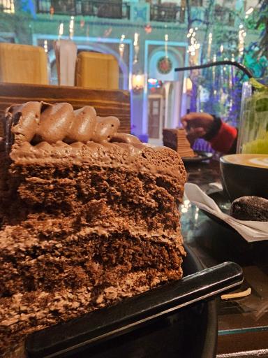 عکس عمارت ایوان