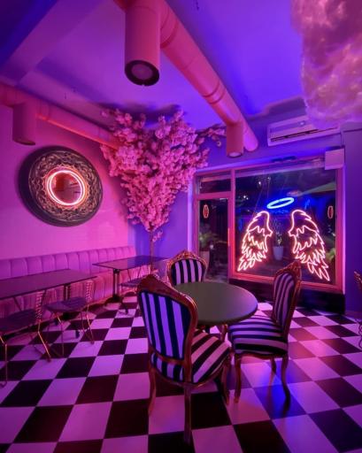 عکس کافه رستوران مووان