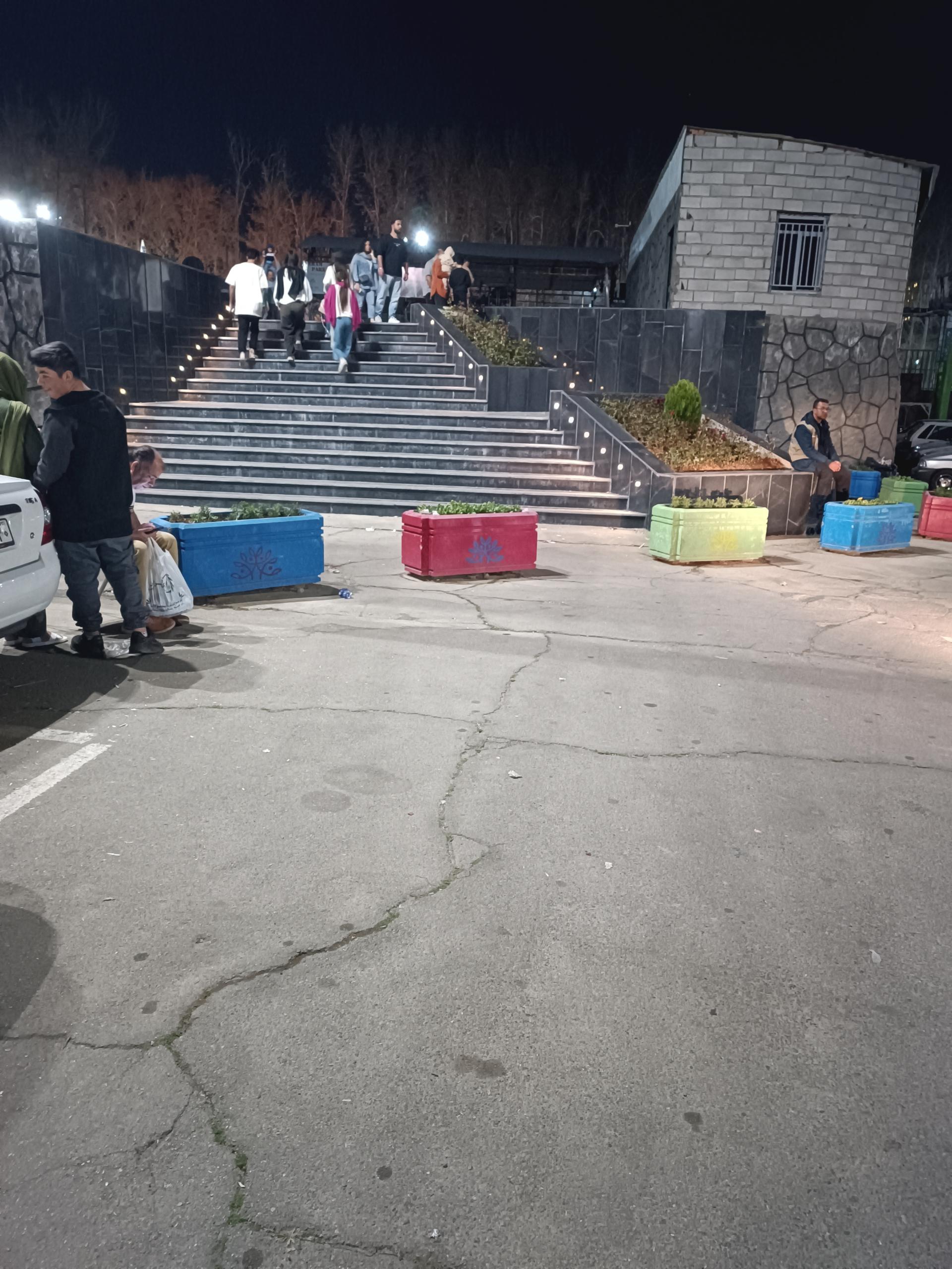 عکس پارکینگ ارم