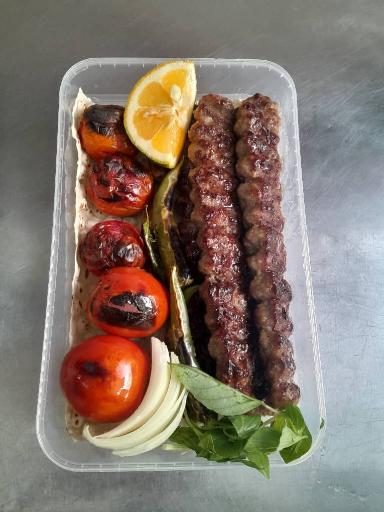 عکس چلوکبابی زعفرون