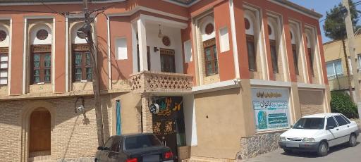 عکس عمارت ایوان