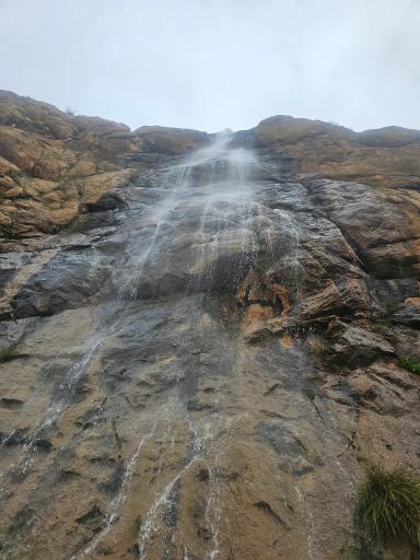 آبشار مصنوعی پارک کوهستان
