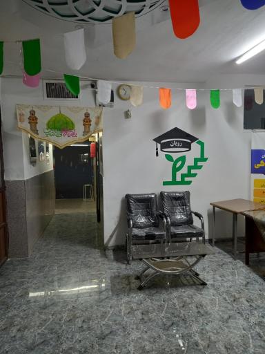 عکس هنرستان فن آوران دانش