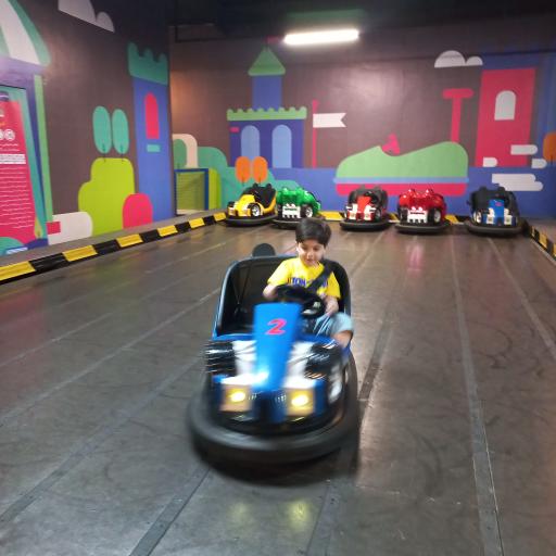 عکس شهربازی قلعه شادی شعبه کیامال