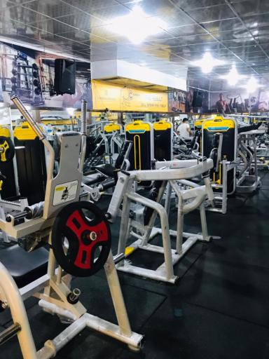 باشگاه بدنسازی کربن شعبه اقایان و شعبه بانوان