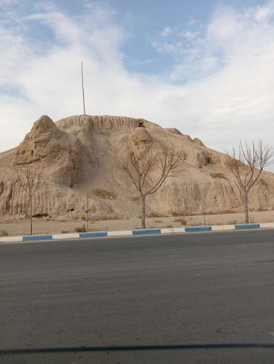 عکس تپه باستانی ده حسن