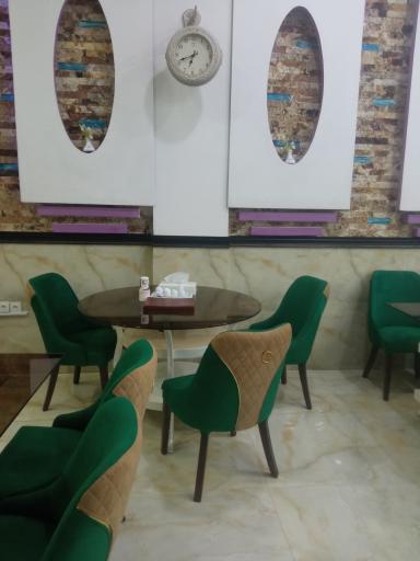عکس کافه رستوران لوکس گل نرگس