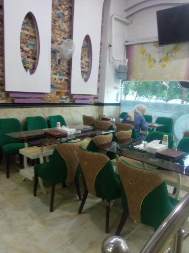 عکس کافه رستوران لوکس گل نرگس