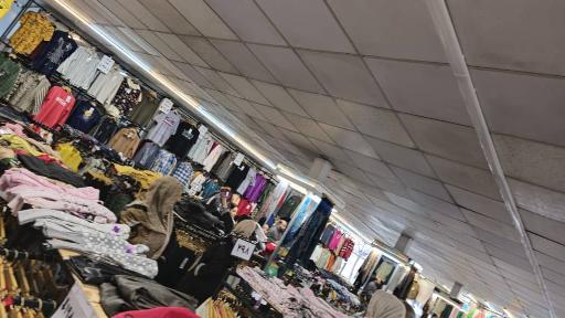 عکس فروشگاه پوشاک آقا وعزیز