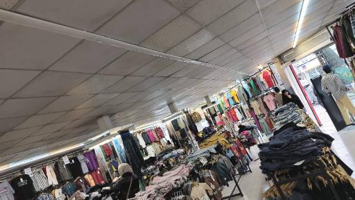 عکس فروشگاه پوشاک آقا وعزیز