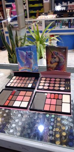 عکس فروشگاه آرایشی به آرا 