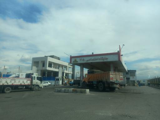 عکس جایگاه سوخت بنزین و گازوئیل