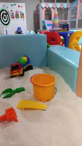 عکس خانه بازی ماه تی تی