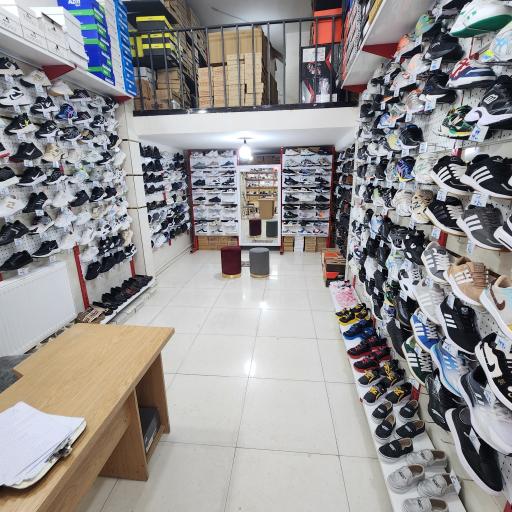 عکس فروشگاه کفش آیرا