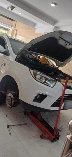 عکس تعمیرگاه تخصصی ۱۰۱