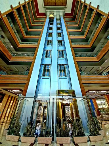 عکس ساختمان اداری ایران مال