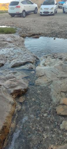 عکس چشمه آب معدنی