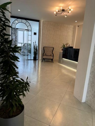 کلینیک زیبایی دکتر بهادر رفیعی 