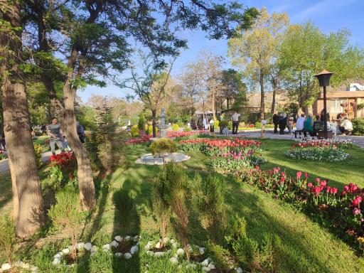 عکس باغ لاله‌های اراک