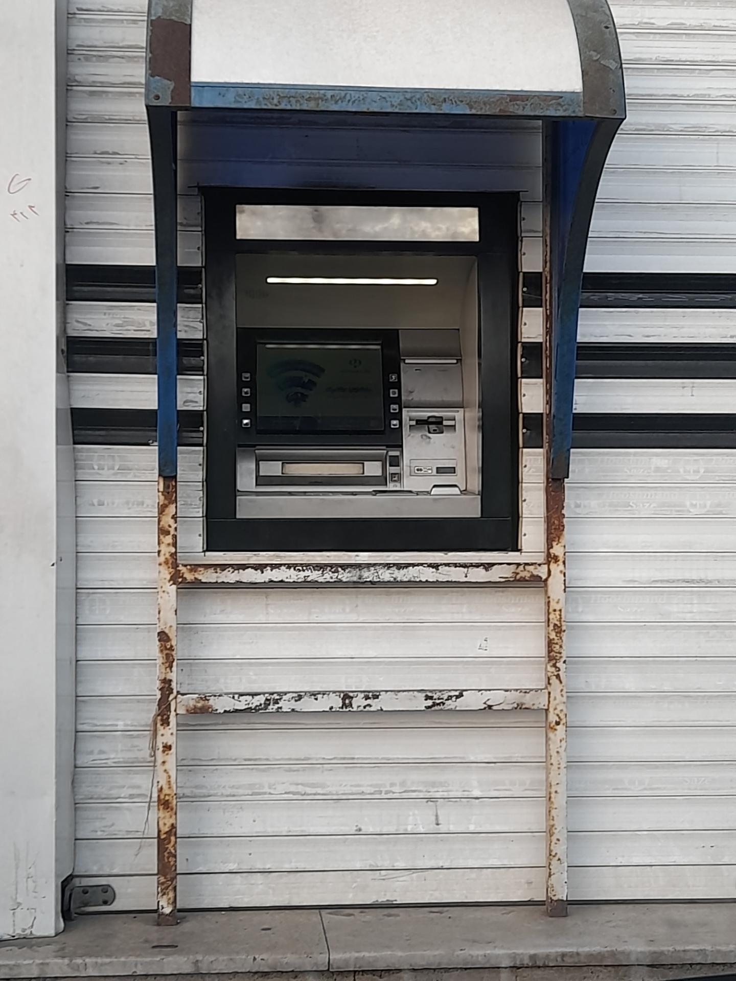 عکس خودپرداز بانک رفاه