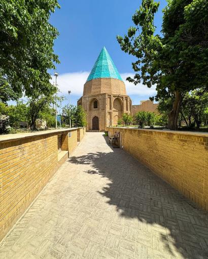 عکس باغ تاریخی گنبد سبز