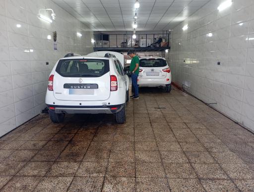 عکس تعمیرگاه اتومبیل زمان