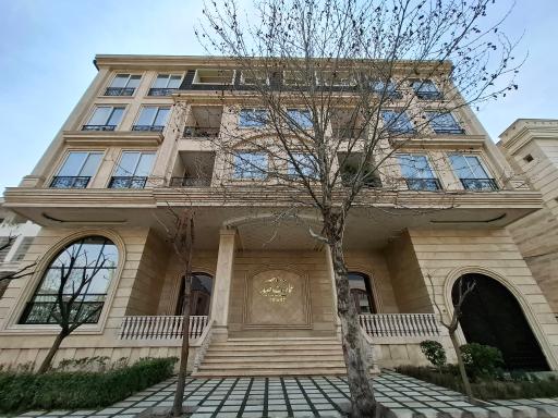 عکس عمارت صد