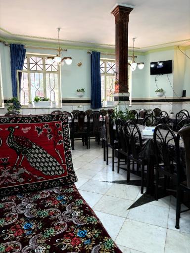 عکس رستوران عمارت خورشید