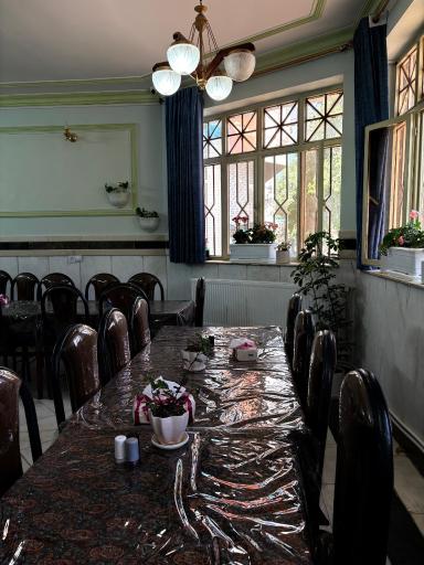 عکس رستوران عمارت خورشید