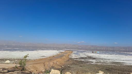 عکس دریاچه نمک مهارلو