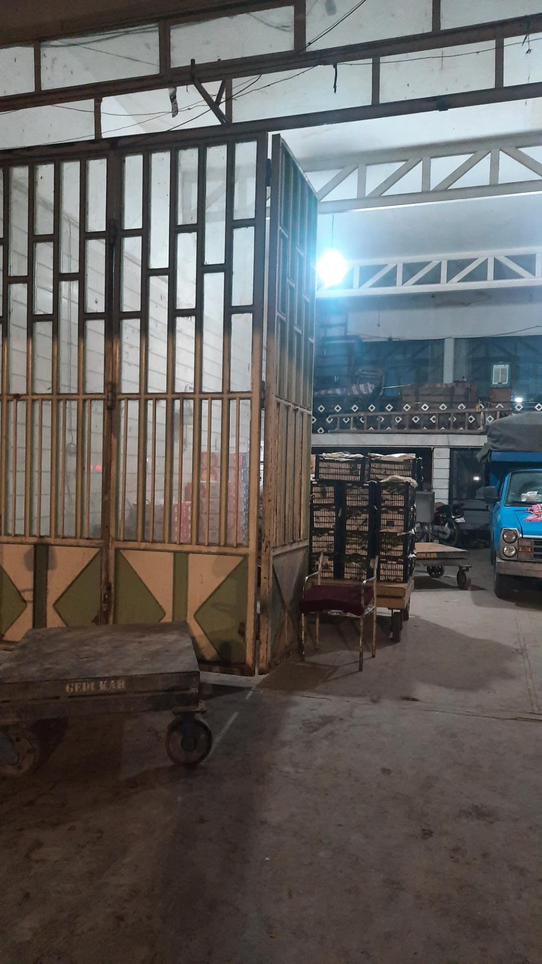 عکس بارفروشی ایلیا (حاج مهدی و علی هوشیار)