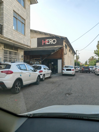 عکس باشگاه ورزشی هیرو