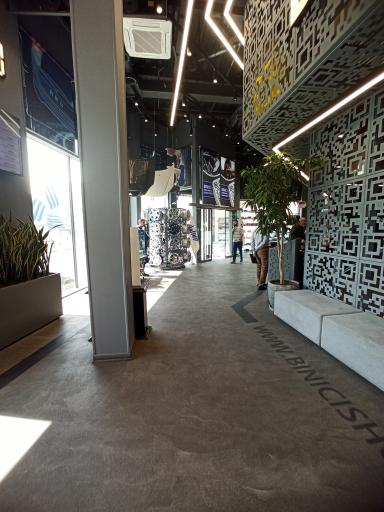 عکس فروشگاه قطعات خودرو بی نی سی