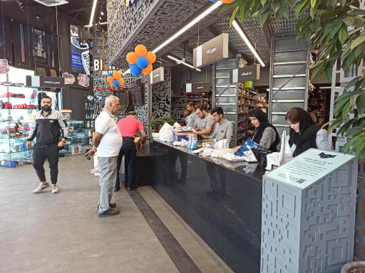 عکس فروشگاه قطعات خودرو بی نی سی