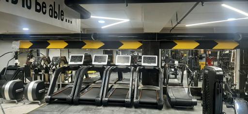 عکس باشگاه بدنسازی آی فیت