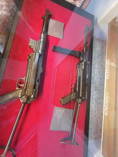 عکس موزه سلاح های دربار