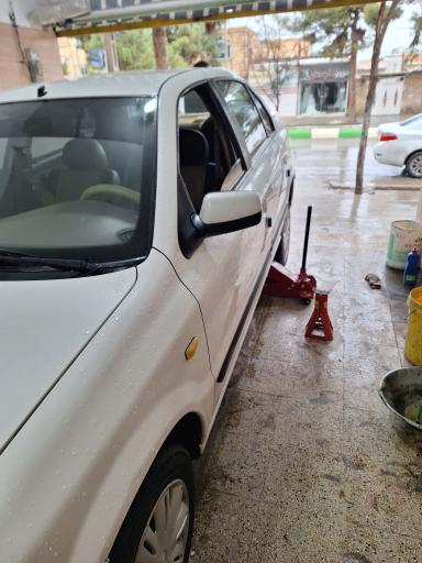 عکس تعمیرگاه اتومبیل یادگار