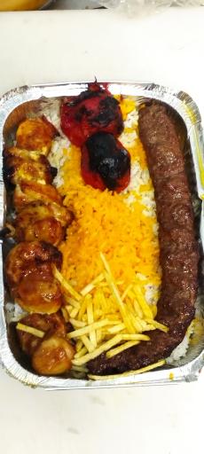 عکس رستوران و تهیه غذای ماهان