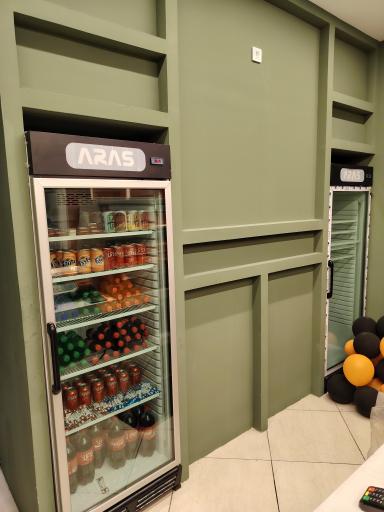 عکس کافه کنتاکی چیکن بار